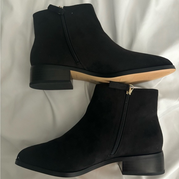 Flat Ankle Boots - Picture 4 of 5